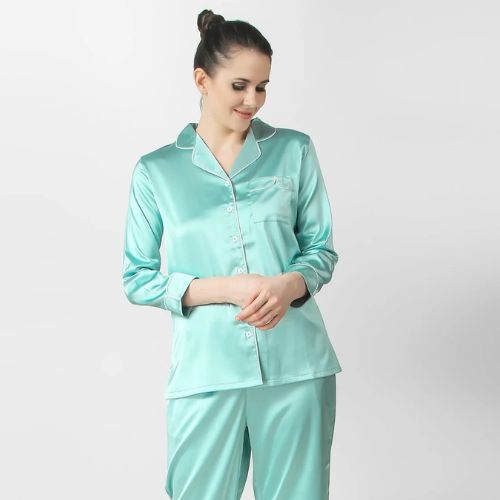 The Ultimate Satin Nightwear Guide: How to Choose a Satin Night Suit for Women (Fit, Feel & Care)
