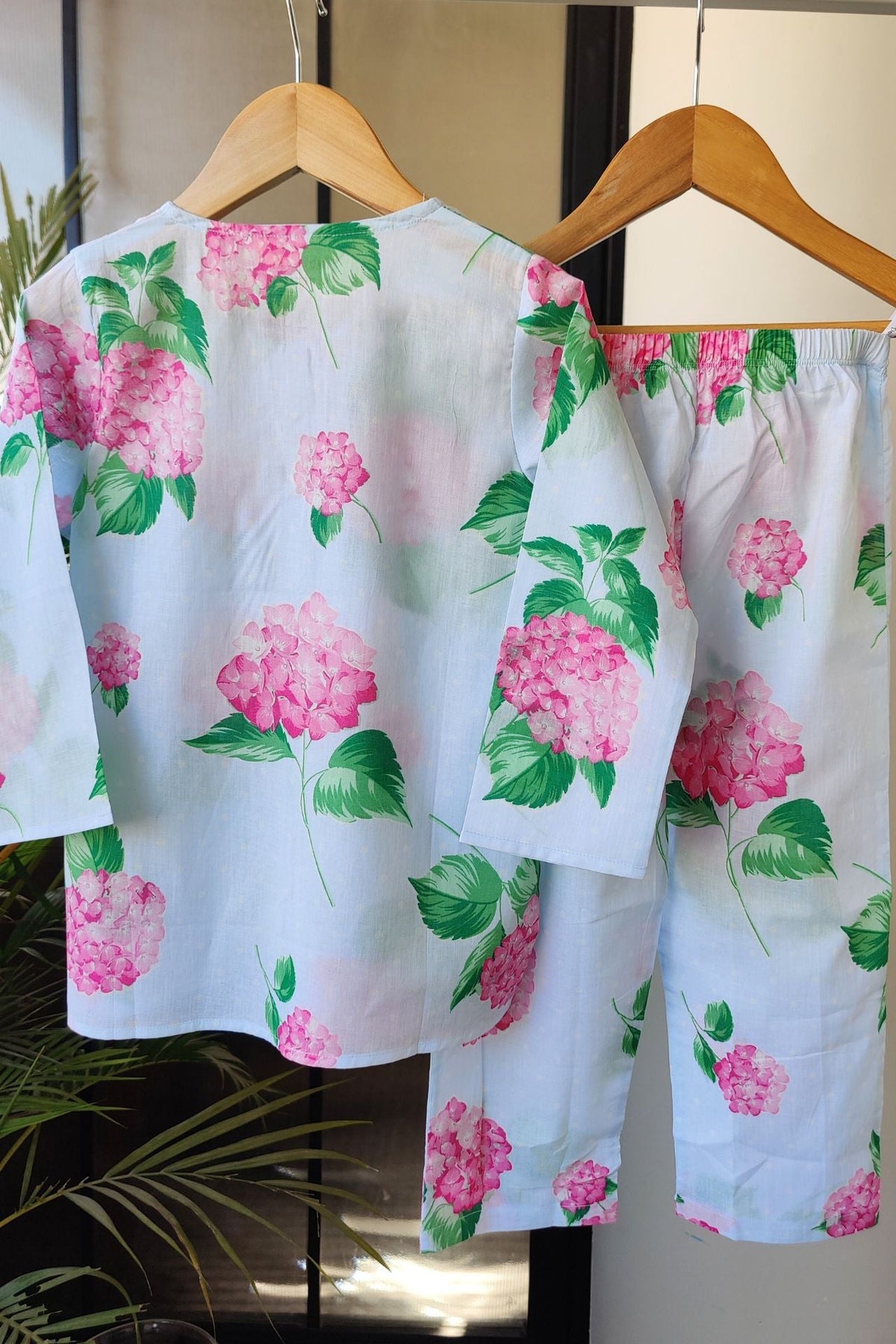 Blooming Hydrangea Kurta Pyjama Set - De - Nap.in - Nightwear