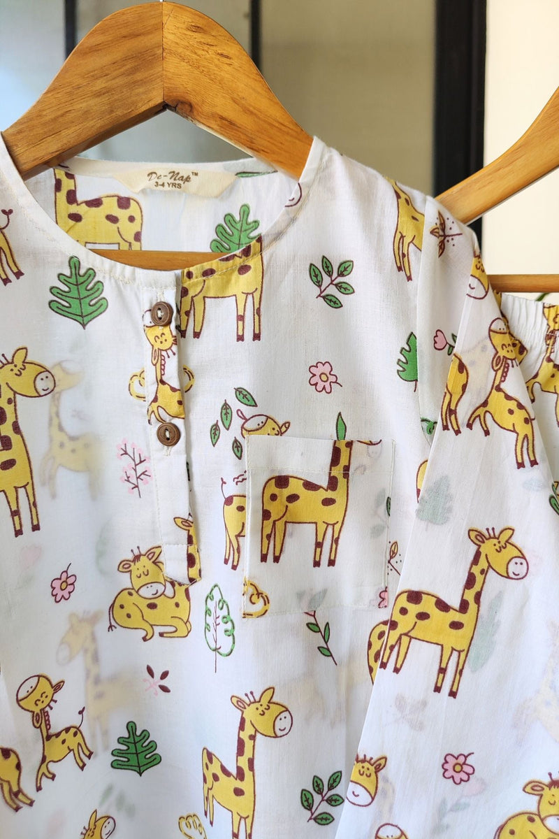 Giraffe Dreams Mul Kurta Pyjama Set Girls / Boys - De - Nap.in - Nightwear