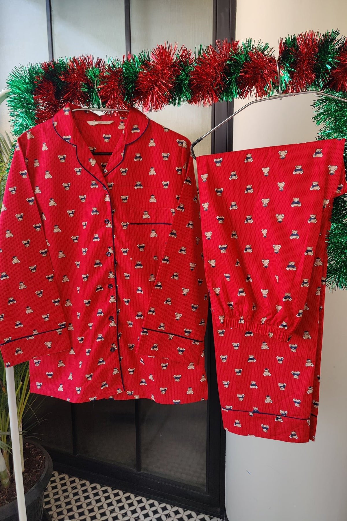 Luxe Bear Red Pyjama Set Women - De - Nap.in - Nightwear