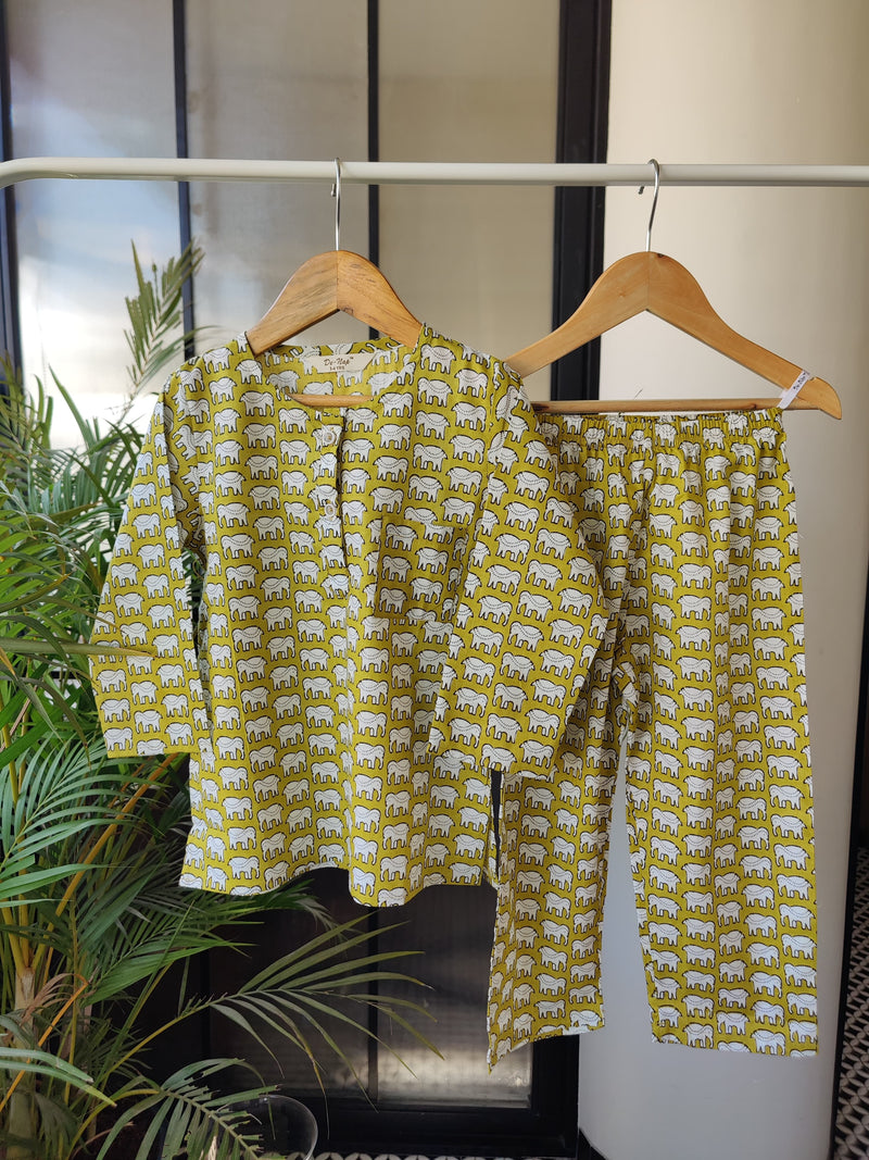 Majestic Elephant Mul Kurta Pyjama Set Girls / Boys - De - Nap.in - Nightwear