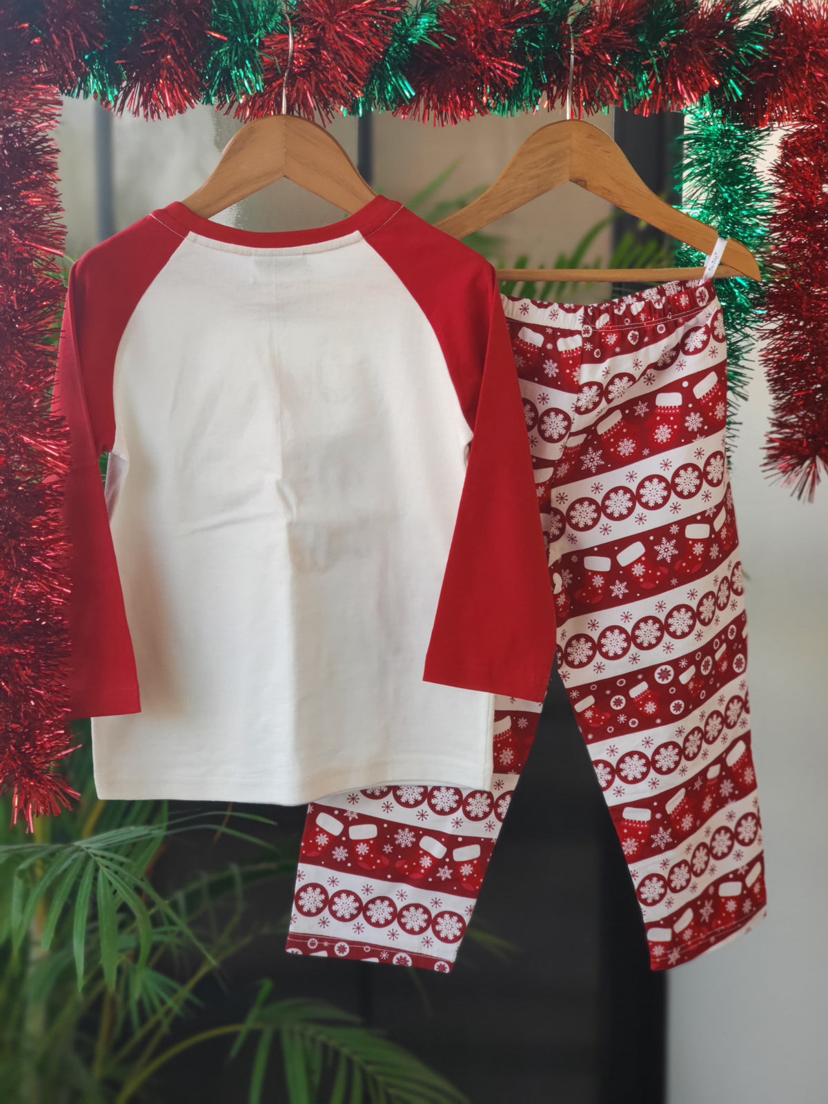 Santa's Nice List Snowflakes Pyjama Set (Girl) - De - Nap.in - Nightwear