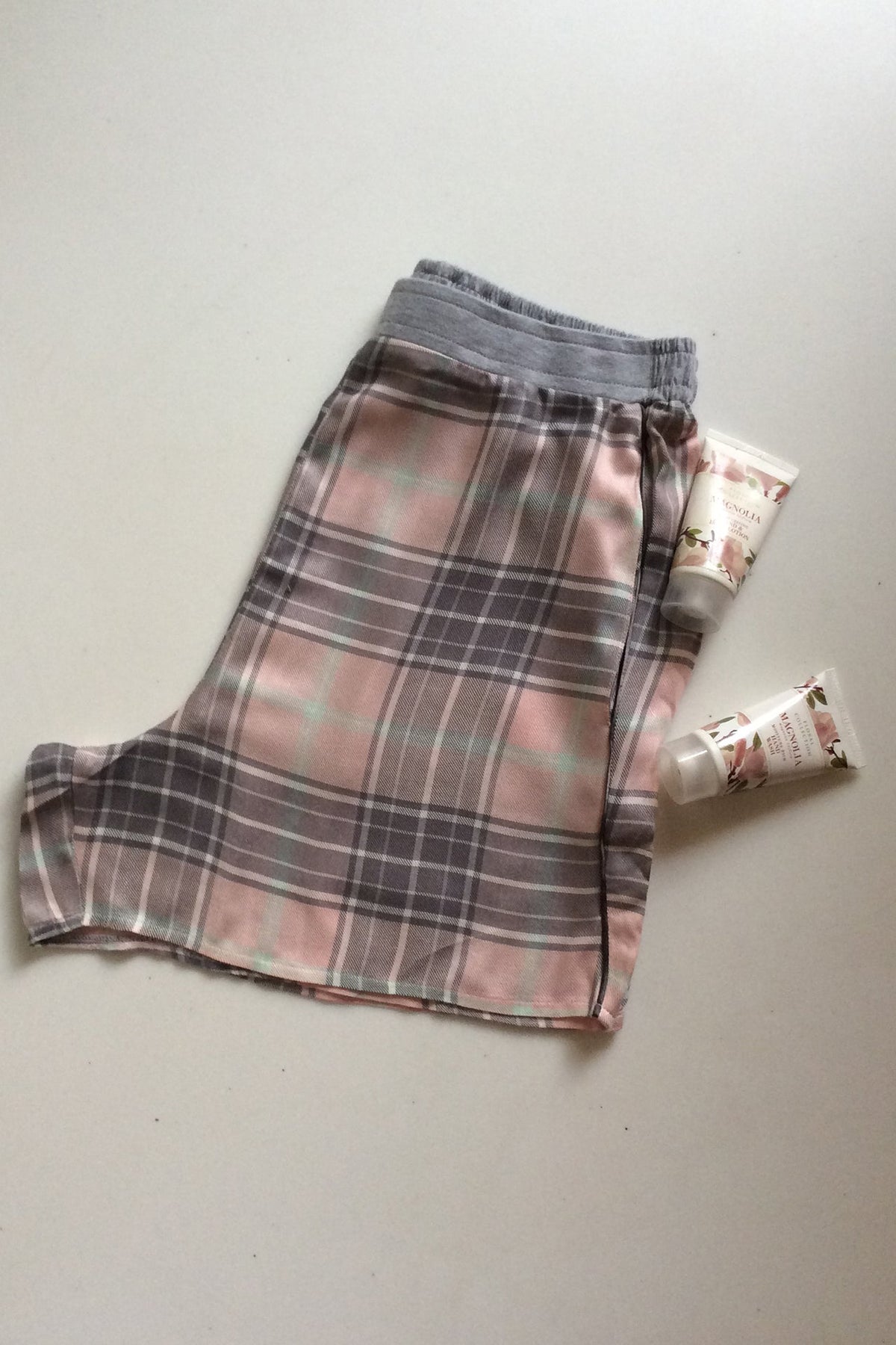 Grey & Pink Checkered Shorts - De - Nap.in - Nightwear