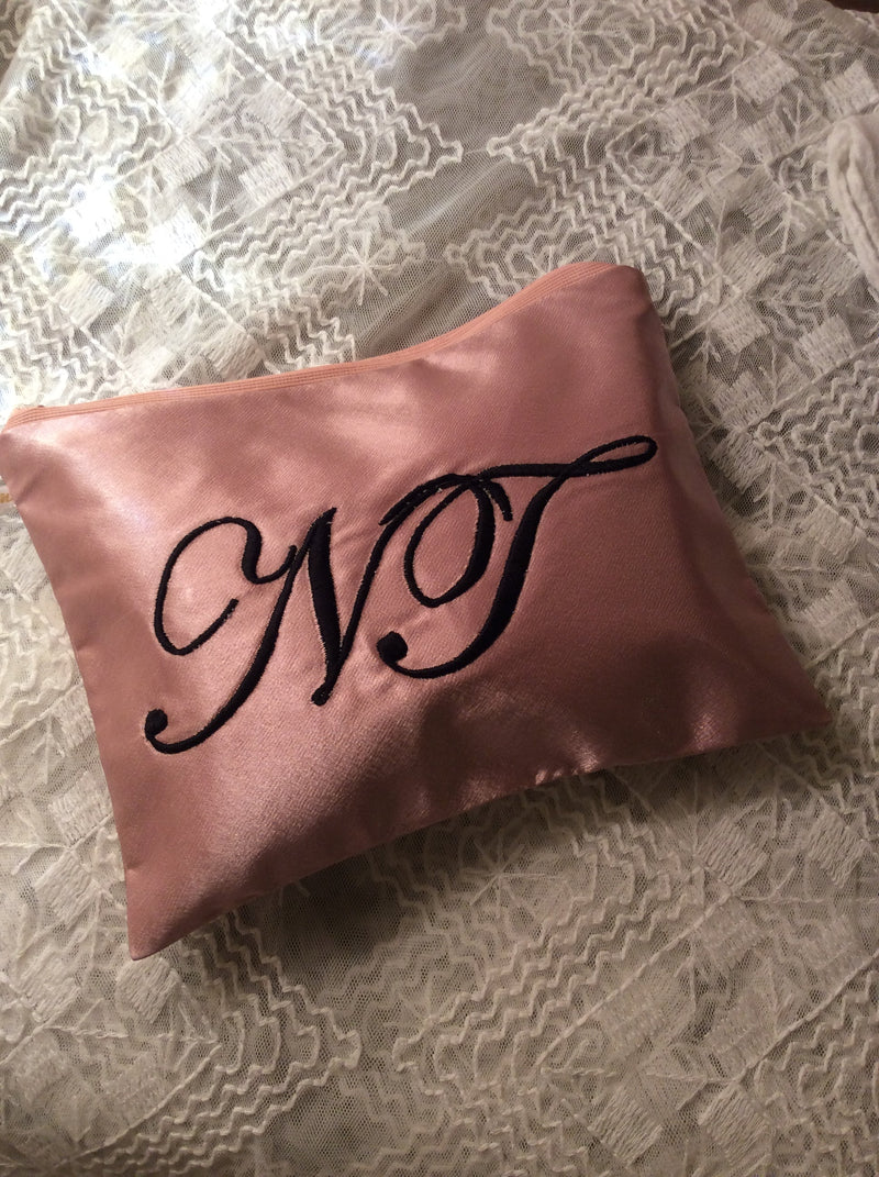 Rose Satin Utility Pouch - De - Nap.in - Nightwear